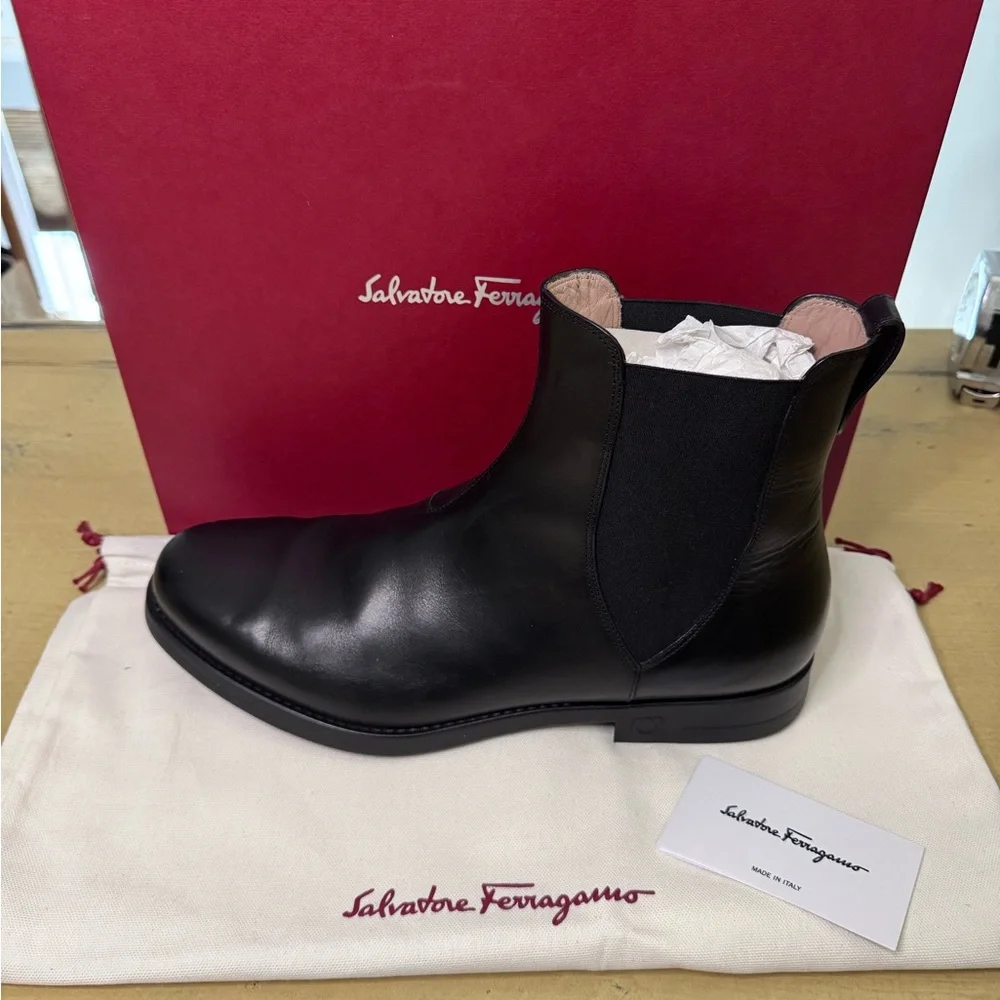 Salvatore Ferragamo Tom Black Leather boots